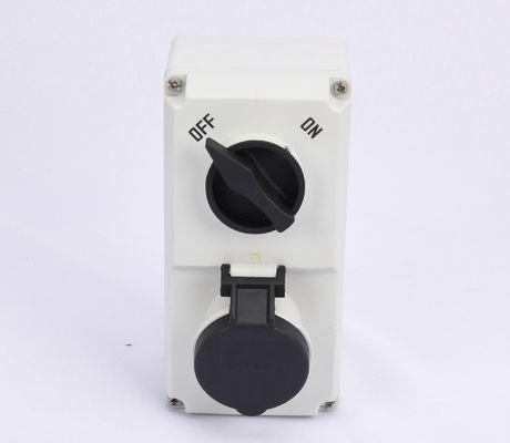 سوکت برق صنعتی IP44 32A سه فاز با اینترلاک مکانیکی